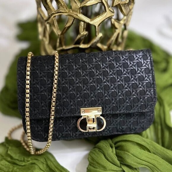 Black Textured Crossbody Bag with Gold Chain Strap Size: 7.5x4.5x2.5 inch - Picture 4 of 6